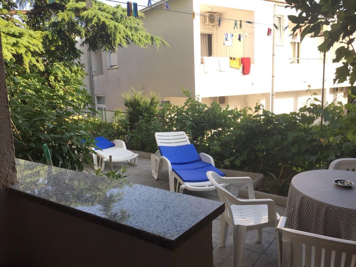 Apartments Juric Baska Voda Exterior photo